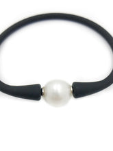Load image into Gallery viewer, Natural Cultured Pearl Black Rubber Bracelet
